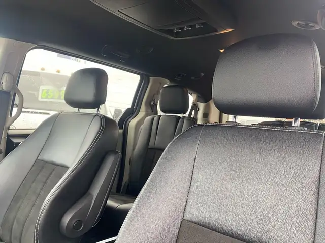 2019 Dodge Grand Caravan SXT Premium Plus ~Leather ~Nav ~Power S in Cars & Trucks in Barrie - Image 17
