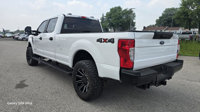 2022 Ford Super Duty 4WD Crew Cab 8' Box in Cars & Trucks in London - Image 3