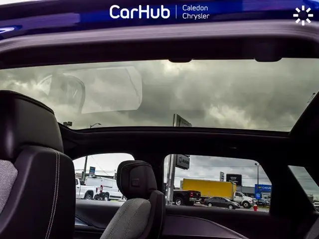 2024 Cadillac LYRIQ Tech Pano Sunroof 33Display Blind Spot Navi in Cars & Trucks in Mississauga / Peel Region - Image 47