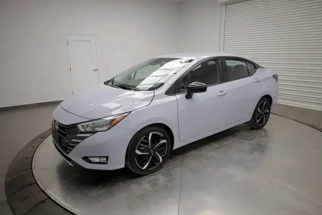 2023 Nissan Versa SR62863210097922123