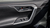 *Synthetic Leather Seats, Hybrid, Sport Suspension, Sunroof, Heated Seats, Heated Steering Wheel, Ap... (image 8)