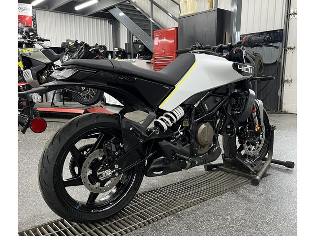2024 Husqvarna VITPILEN 401 B.D. in Sport Bikes in Granby - Image 2