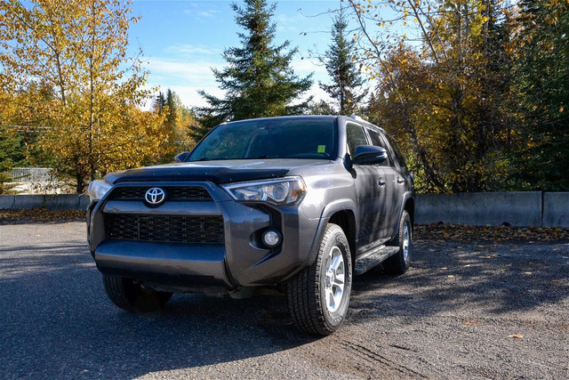 2017 TOYOTA 4RUNNER SR5 4WD in Cars & Trucks in Prince George - Image 3