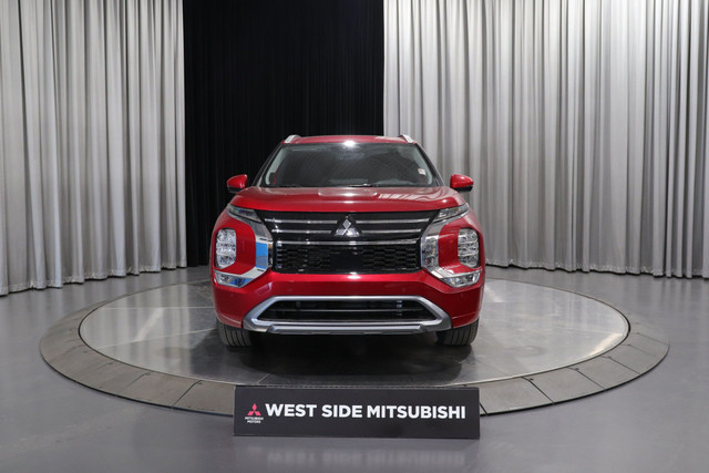 2025 Mitsubishi Outlander SEL in Cars & Trucks in Edmonton - Image 2