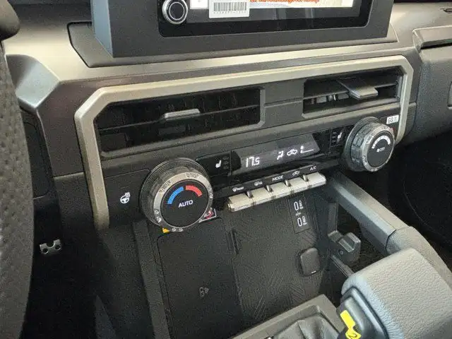 2025 Toyota Tacoma Sport | 6ft Truck Bed | Wireless Charging dans Autos et camions dans Ville d’Edmonton - Image 23