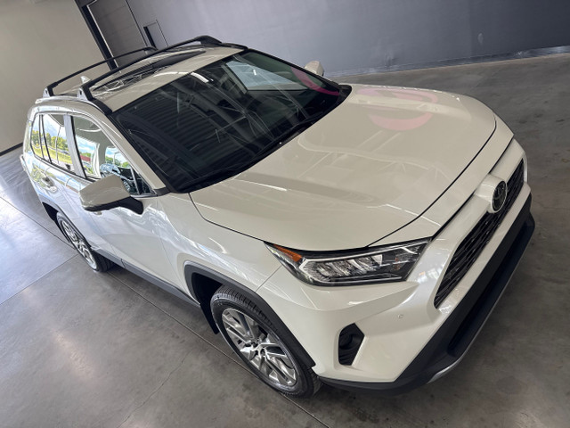 2021 Toyota RAV4 Limited BLANC AWD TOIT OUVRANT SIÈGES EN CUIR 1 dans Autos et camions  à Saint-Jean-sur-Richelieu - Image 2