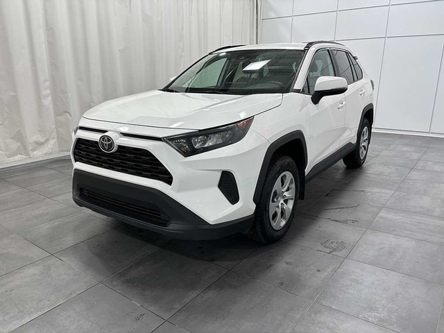 2020 Toyota RAV4 LE AWD - SIEGES CHAUFFANTS - BLUETOOTH in Cars & Trucks in Québec City - Image 3
