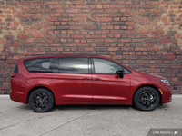 This Chrysler Pacifica Hybrid boasts a Gas/Electric V-6 3.6 L/220 engine powering this Variable tran... (image 5)