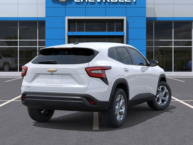 2025 Chevrolet Trax LS in Cars & Trucks in City of Montréal - Image 4