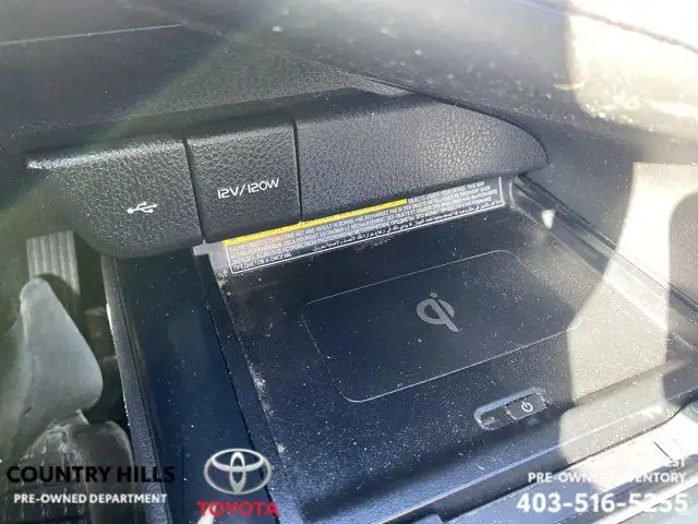 2020 Toyota Camry Hybrid SE - Sunroof - Heated Leather in Cars & Trucks in Calgary - Image 19
