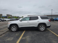 This 2018 GMC Acadia SLE offers incredible value with low kilometers (68,228 km) and a clean CARFAX... (image 2)