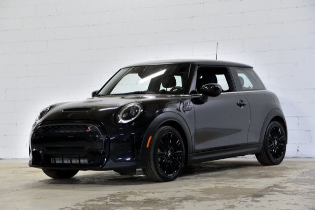 2023 MINI 3 Door Cooper S | Esprit urbain | Premier Line 2.0 in Cars & Trucks in City of Montréal - Image 3