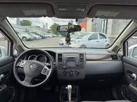 2012 nissan versa S automatique air climatisé froide avec navigation gps Bluetooth pour le téléphone... (image 6)