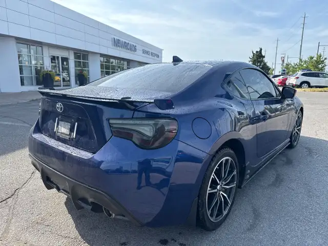2018 Toyota 86 GT GT Auto in Cars & Trucks in Markham / York Region - Image 9