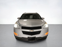 An ideal blend of size, comfort, and performance, our 2011 Chevrolet Traverse 2LT AWD shown in Silve... (image 7)