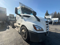 2018 Freightliner T12664ST