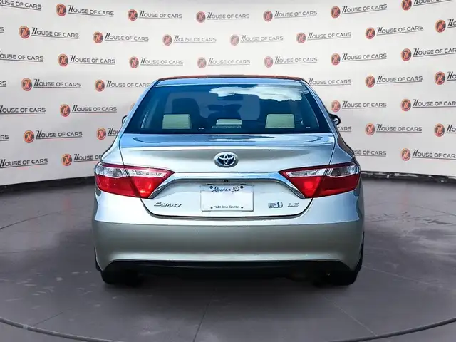 2015 Toyota Camry Hybrid 4dr Sdn LE in Cars & Trucks in Lethbridge - Image 6