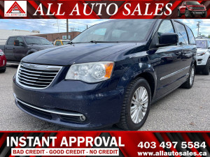 2013 Chrysler Town & Country LIMITED