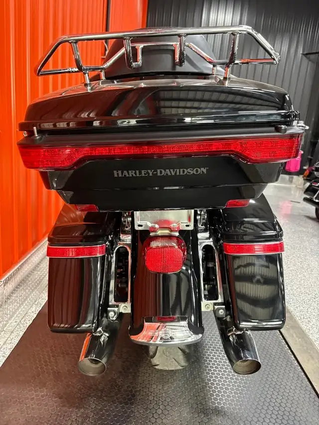2018 Harley-Davidson Touring Ultra Limited in Street, Cruisers & Choppers in Moncton - Image 9