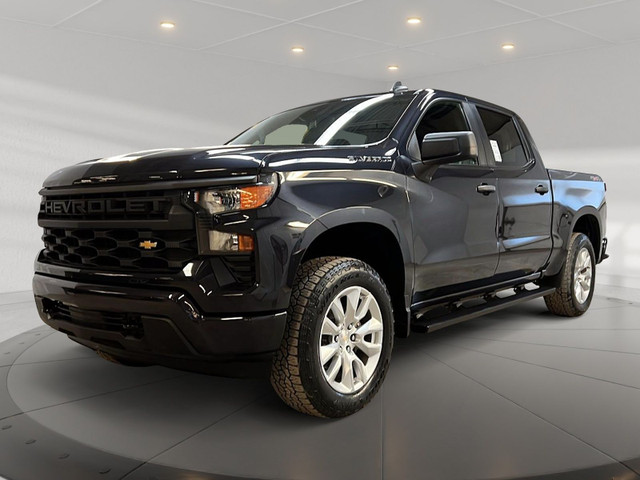 2023 Chevrolet Silverado 1500 CUSTOM CREW CAB 4X4 in Cars & Trucks in Laval / North Shore