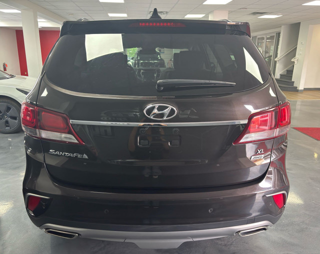 2017 Hyundai Santa Fe XL AWD Luxury w/6-Passenger in Cars & Trucks in Calgary - Image 4