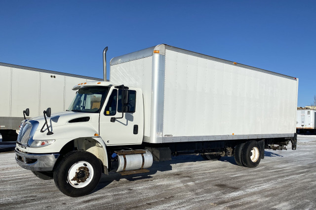 2018 International 4300 26 Box w/Lift Gate in Heavy Trucks in Moncton - Image 2