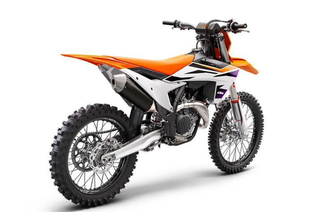 2024 KTM 450 SX-F in Dirt Bikes & Motocross in Laval / North Shore - Image 2