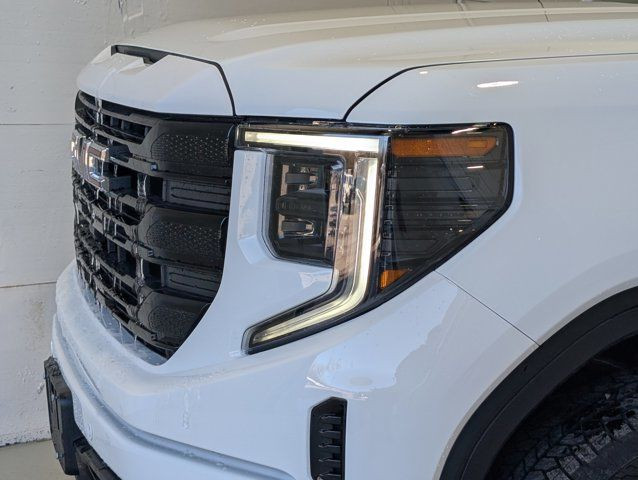 2025 GMC Sierra 1500 Elevation- Power Sunroof - Bose Premium in Cars & Trucks in Barrie - Image 2