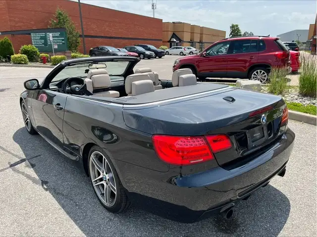 2011 BMW 3 Series Cabriolet 335is in Cars & Trucks in Mississauga / Peel Region - Image 10