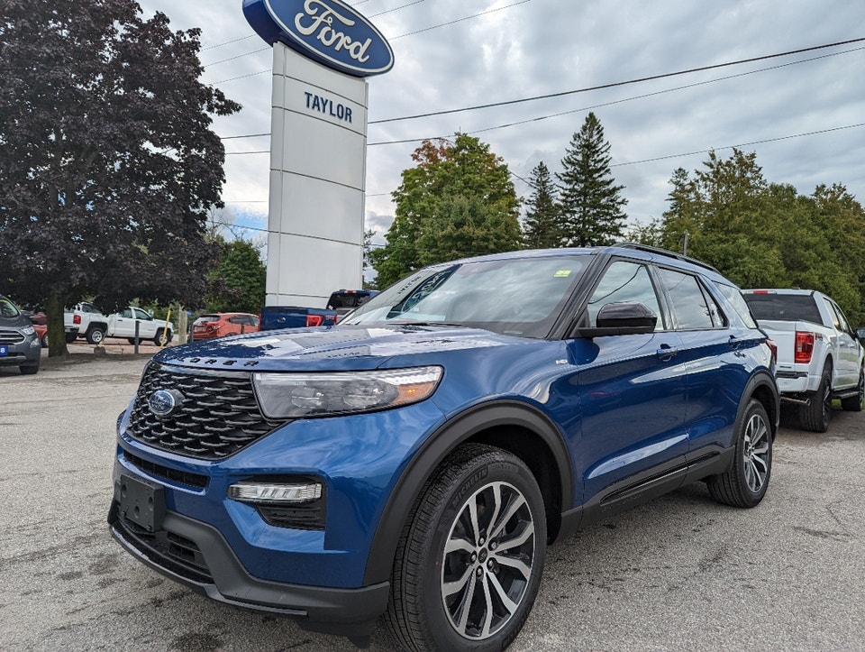  2022 Ford Explorer ST-Line *250A ST Line, Moonroof, Tow Pkg, 2nd Row Buckets*