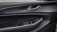 *Heated Seats, Heated Steering Wheel, Apple CarPlay, Android Auto, Wi-Fi! * If you want a midsize SU... (image 7)