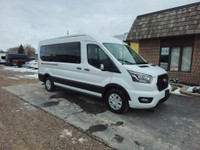  2023 Ford Transit Passenger Wagon Transit, Med Roof, XLT, 15 Pa