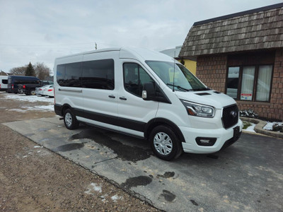  2023 Ford Transit Passenger Wagon Transit, Med Roof, XLT, 15 Pa