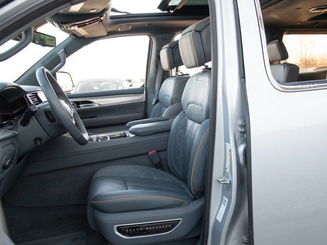 2023 Jeep Grand Wagoneer Series III 4x4, Massage Seats, HUD in Cars & Trucks in Calgary - Image 2