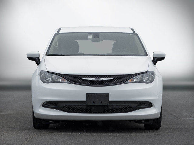 2022 Chrysler Grand Caravan SXT | Power Sliding Doors | in Cars & Trucks in Hamilton - Image 3