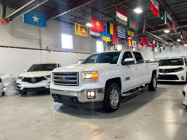  2015 GMC Sierra 1500 4WD CREW CAB 143.5" SLE in Cars & Trucks in City of Toronto