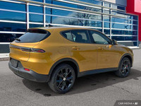 This Dodge Hornet has a strong Intercooled Turbo Premium Unleaded I-4 2.0 L/122 engine powering this... (image 5)