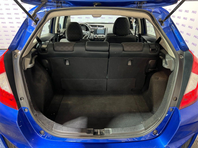 2016 Honda Fit in Cars & Trucks in Ottawa - Image 4
