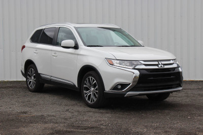 2018 Mitsubishi Outlander ES | SunRoof | Cam | HtdSeats | Warran