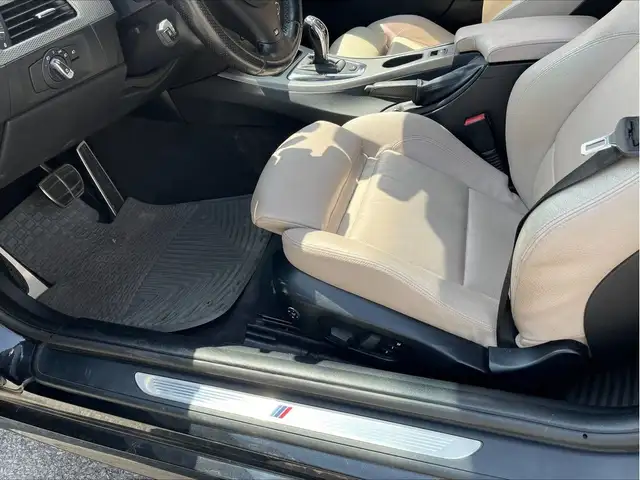 2011 BMW 3 Series Cabriolet 335is in Cars & Trucks in Mississauga / Peel Region - Image 24