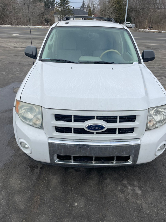 2011 Ford Escape in Cars & Trucks in Laurentides