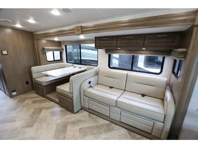 2021 Forest River Georgetown 3 Series Classe A 3133 pieds pieds  in RVs & Motorhomes in Laval / North Shore - Image 9