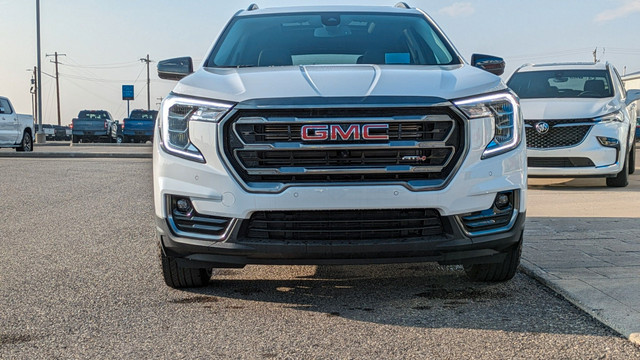 2023 GMC Terrain AT4 AT4 OFFROAD | SUNROOF | REMOTE START in Cars & Trucks in Lethbridge - Image 2