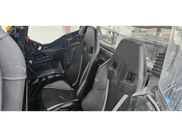 2021 Can-Am Commander Max 1000 XT FINANCING AVAILABLE in ATVs in Vancouver - Image 17