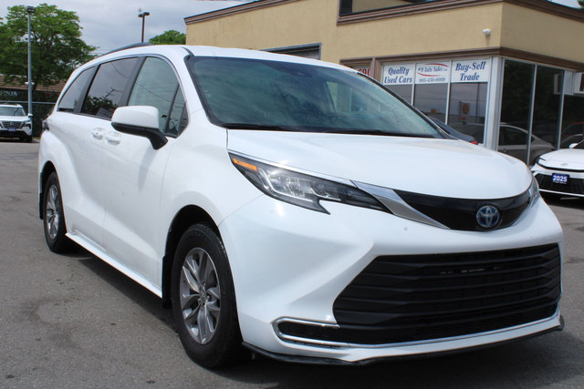 2022 Toyota Sienna HYBRID LE AWD 8-PASSENGER in Cars & Trucks in Mississauga / Peel Region - Image 3