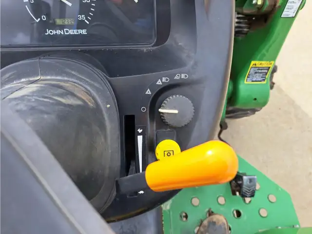 2008 John Deere MFWD Loader Tractor 4105 in Farming Equipment in Grande Prairie - Image 16
