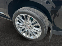 This 2025 GMC Yukon in Onyx Black is equipped with 4WD and Turbo Diesel 3.0L/ engine. The GMC Yukon... (image 8)