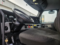 Ryder Stock ID: 280661 Transmission Type/Speed: MANUAL 18 Engine: DIESEL DD16 GHG'17 500/1800 Horse... (image 8)