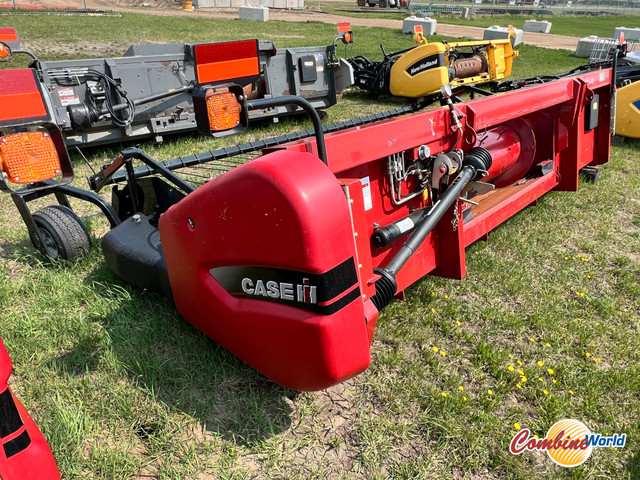 2015 Case IH 3016 15' Pickup Header *NEW FRONT BELTS in Farming Equipment in Saskatoon - Image 4