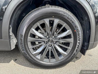 Experience the blend of performance and practicality in this 2025 Mazda CX-70 MHEV GS-L. With only 3... (image 9)